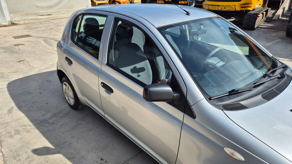 Toyota Yaris 1.0 - Petrol - 5 Doors - AC - Hečbekas: foto 5 Toyota Yaris 1.0 - Petrol - 5 Doors - AC - Hečbekas: foto 5