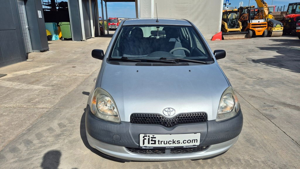 Toyota Yaris 1.0 - Petrol - 5 Doors - AC - Hečbekas: foto 3 Toyota Yaris 1.0 - Petrol - 5 Doors - AC - Hečbekas: foto 3