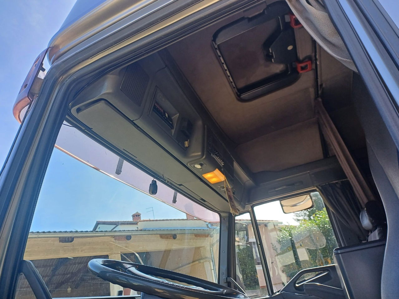 Iveco Eurotech 440E42 4X2 tractor unit - Perfect - Vilkikas: foto 5 Iveco Eurotech 440E42 4X2 tractor unit - Perfect - Vilkikas: foto 5