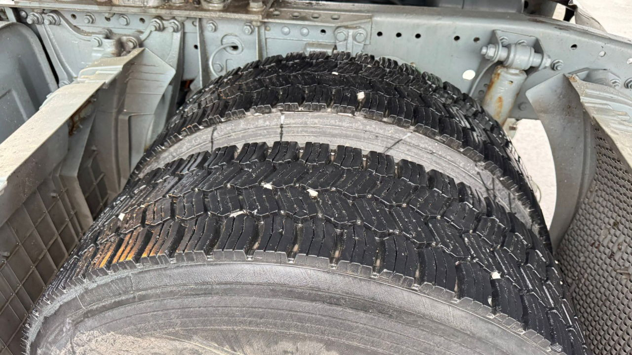 Mercedes-Benz Actros 1840 Axor 1840 LS 4x2 tipper hydraulics - Vilkikas: foto 5 Mercedes-Benz Actros 1840 Axor 1840 LS 4x2 tipper hydraulics - Vilkikas: foto 5