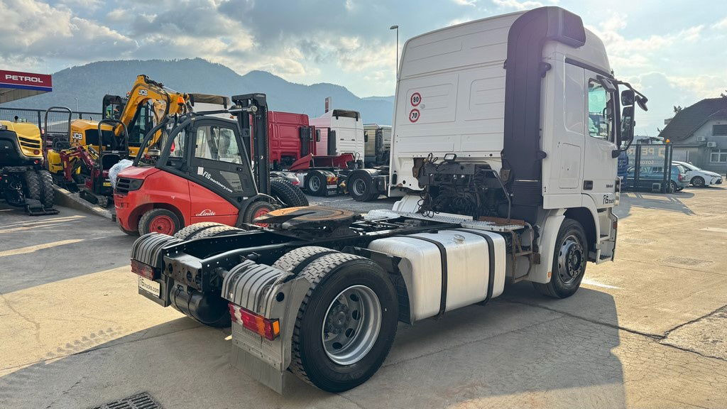 Mercedes-Benz Actros 1844 4x2 tractor unit - retarder - Vilkikas: foto 5 Mercedes-Benz Actros 1844 4x2 tractor unit - retarder - Vilkikas: foto 5