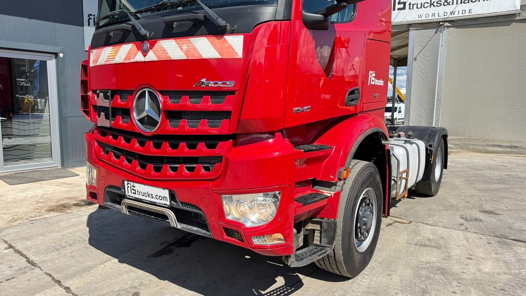 Mercedes-Benz Arocs 1945 HAD 4X4 tractor unit - tipper hydraulics - retarder - Vilkikas: foto 2 Mercedes-Benz Arocs 1945 HAD 4X4 tractor unit - tipper hydraulics - retarder - Vilkikas: foto 2
