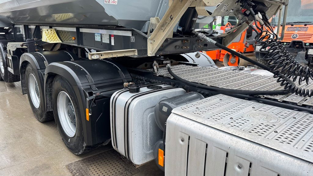 Mercedes-Benz Arocs 2651 6X4 tipp. hydr. - turbo retarder - Vilkikas: foto 4 Mercedes-Benz Arocs 2651 6X4 tipp. hydr. - turbo retarder - Vilkikas: foto 4
