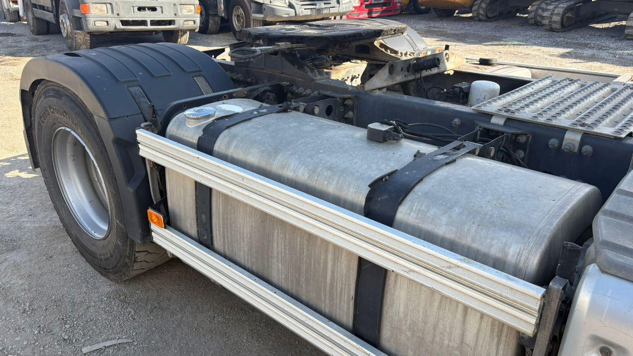 Volvo FH 460 4x2 tractor unit - tipper hydraulics - Vilkikas: foto 4 Volvo FH 460 4x2 tractor unit - tipper hydraulics - Vilkikas: foto 4