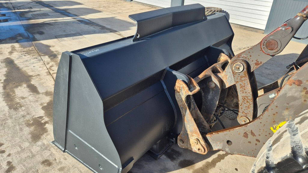 Volvo L90H - Year 2021 - 12630 Hours - Scale - NEW Bucket - Ratinis krautuvas: foto 3 Volvo L90H - Year 2021 - 12630 Hours - Scale - NEW Bucket - Ratinis krautuvas: foto 3