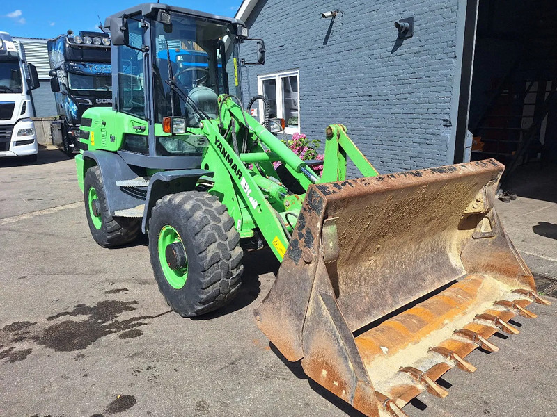 Yanmar V80 - Vikšrinis mini krautuvas: foto 1 Yanmar V80 - Vikšrinis mini krautuvas: foto 1