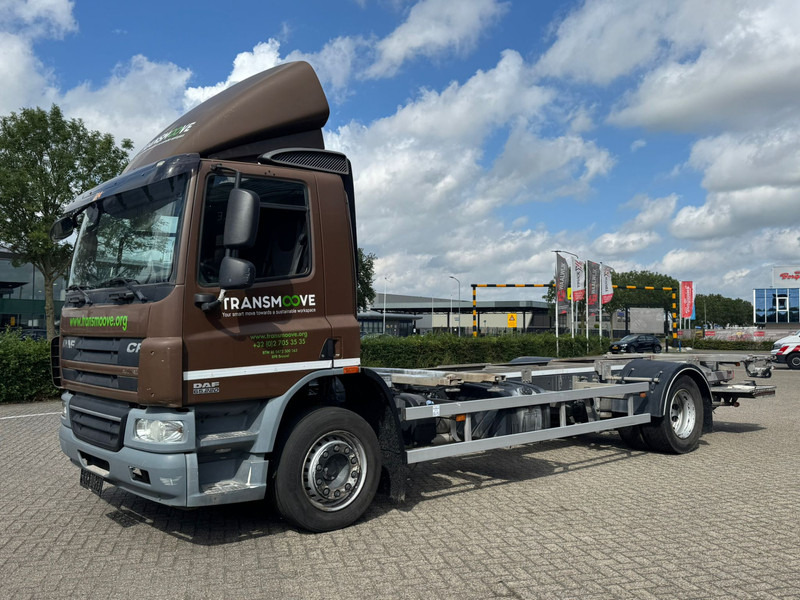 DAF CF65 220 - Važiuoklės sunkvežimis: foto 2 DAF CF65 220 - Važiuoklės sunkvežimis: foto 2