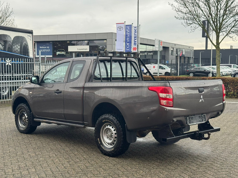 Mitsubishi L200 4*4 airco - Pikapas: foto 4 Mitsubishi L200 4*4 airco - Pikapas: foto 4