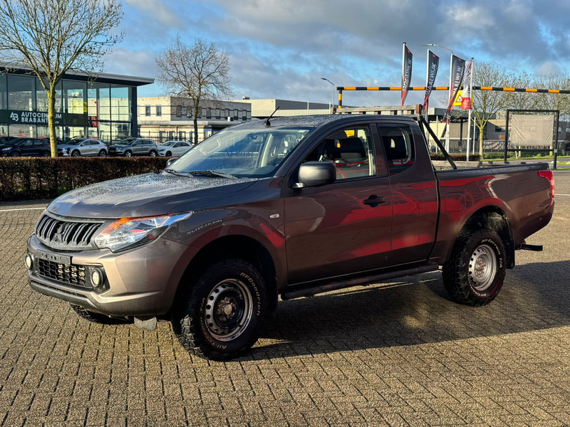 Mitsubishi L200 4*4 airco - Pikapas: foto 2 Mitsubishi L200 4*4 airco - Pikapas: foto 2