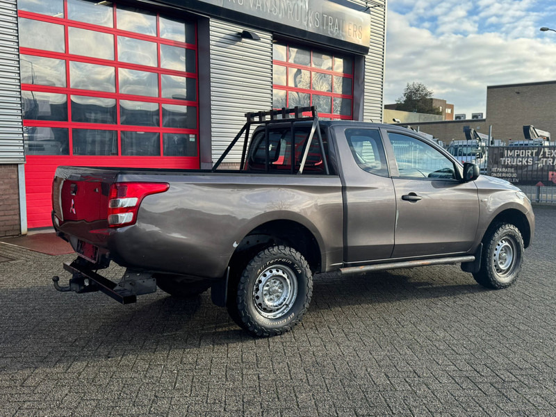 Mitsubishi L200 4*4 airco - Pikapas: foto 5 Mitsubishi L200 4*4 airco - Pikapas: foto 5