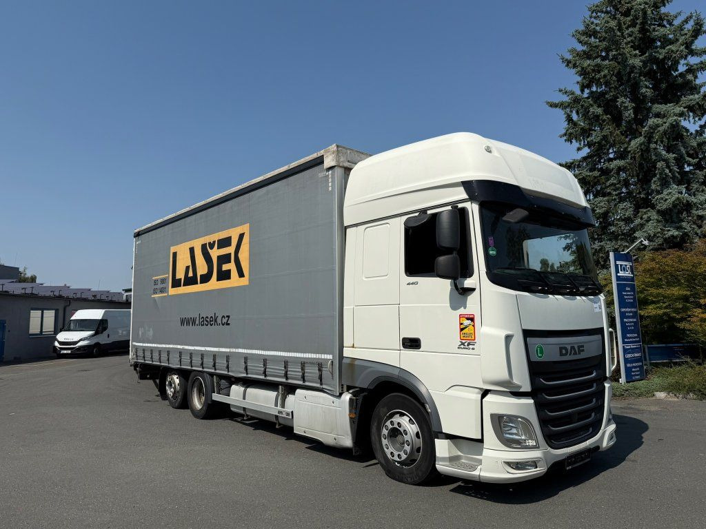 DAF XF440 EURO 6 6x2 + Agrikom - Tentinis sunkvežimis: foto 2 DAF XF440 EURO 6 6x2 + Agrikom - Tentinis sunkvežimis: foto 2