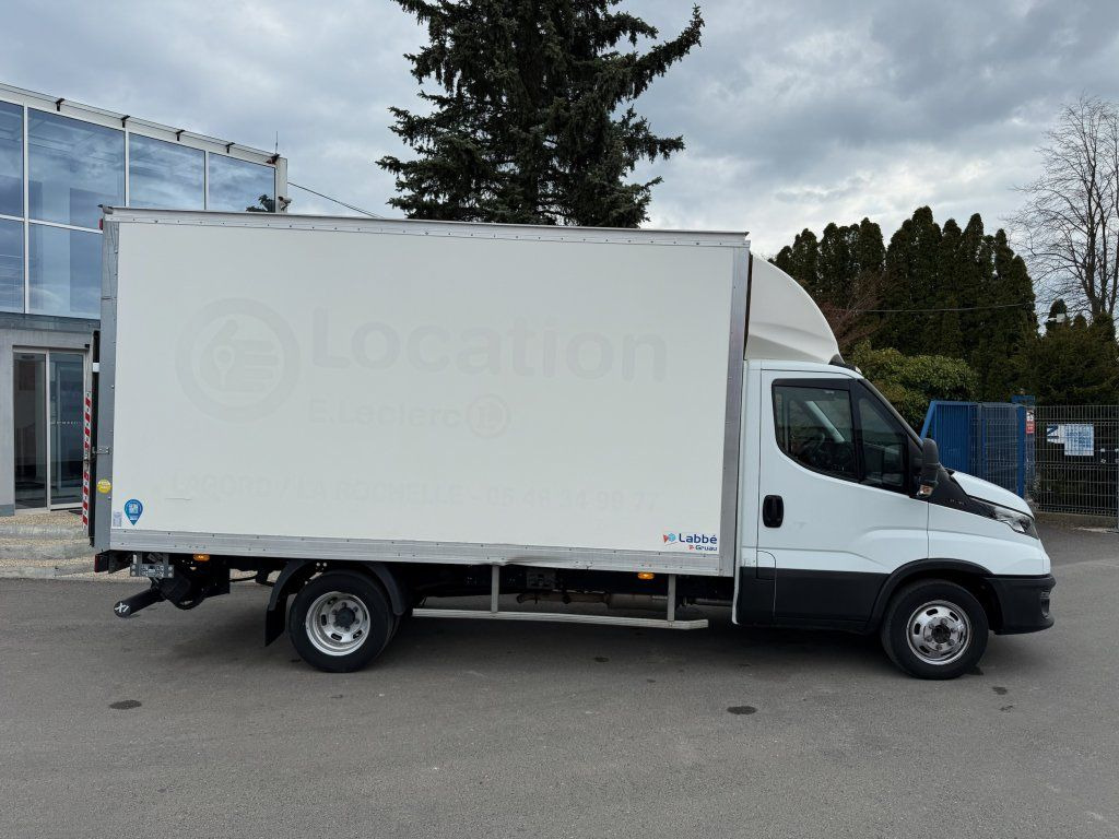Iveco 35C16 Daily 3,0l - Furgonas su krovinių dėže: foto 2 Iveco 35C16 Daily 3,0l - Furgonas su krovinių dėže: foto 2
