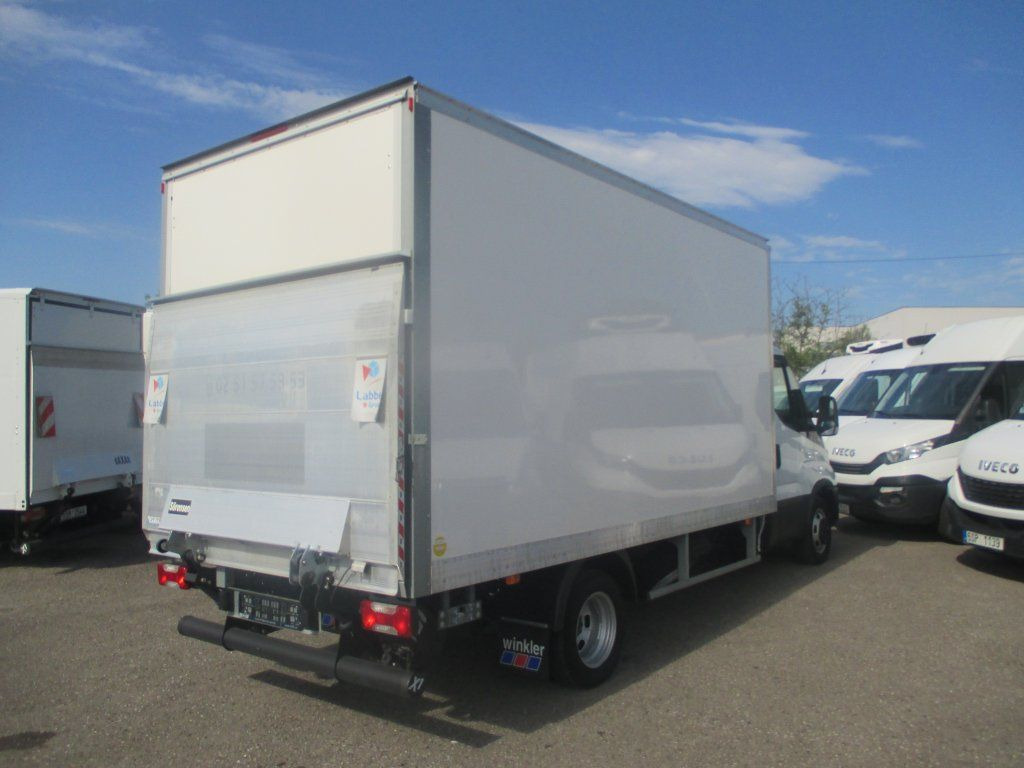Iveco Daily 35C16 - Furgonas su krovinių dėže: foto 4 Iveco Daily 35C16 - Furgonas su krovinių dėže: foto 4