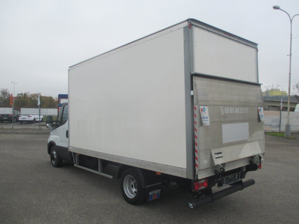 Furgonas su krovinių dėže Iveco Daily 35C16: foto 10