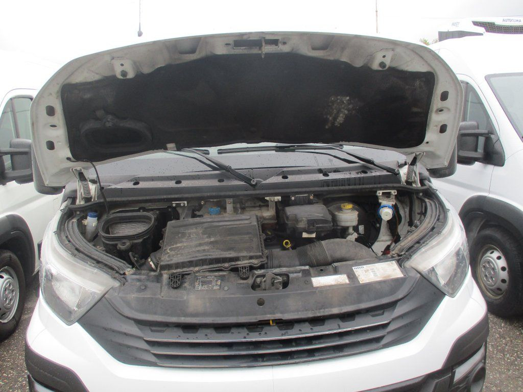 Furgonas šaldytuvas Iveco Daily 35C16: foto 9