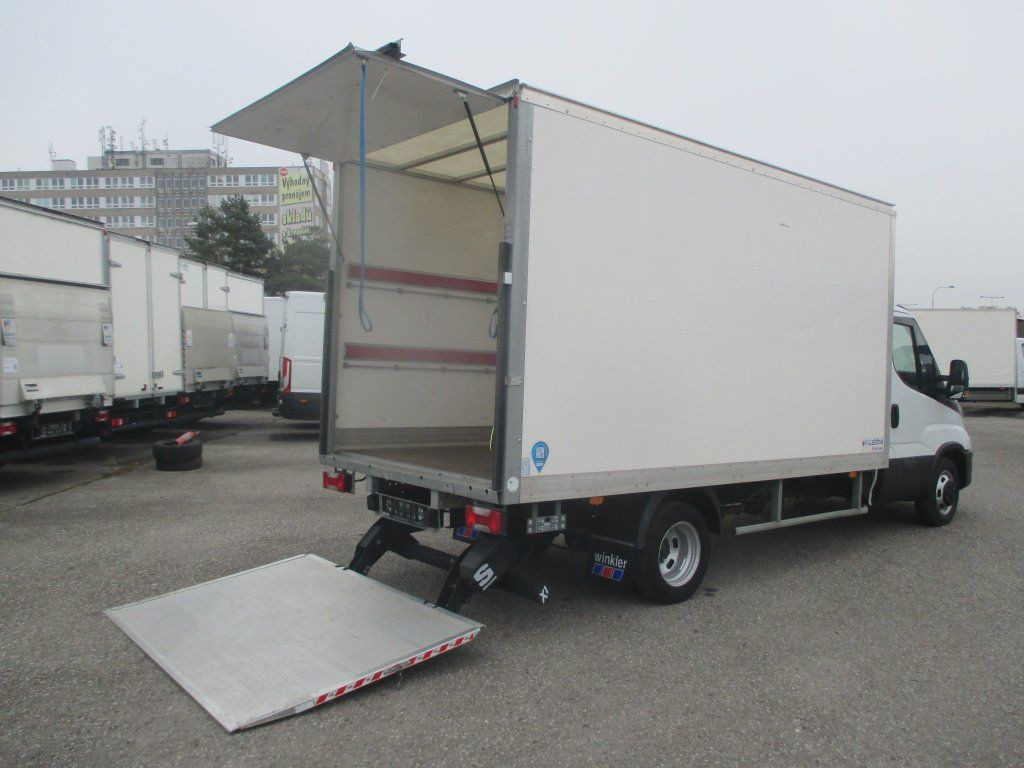 Furgonas su krovinių dėže Iveco Daily 35C16: foto 6