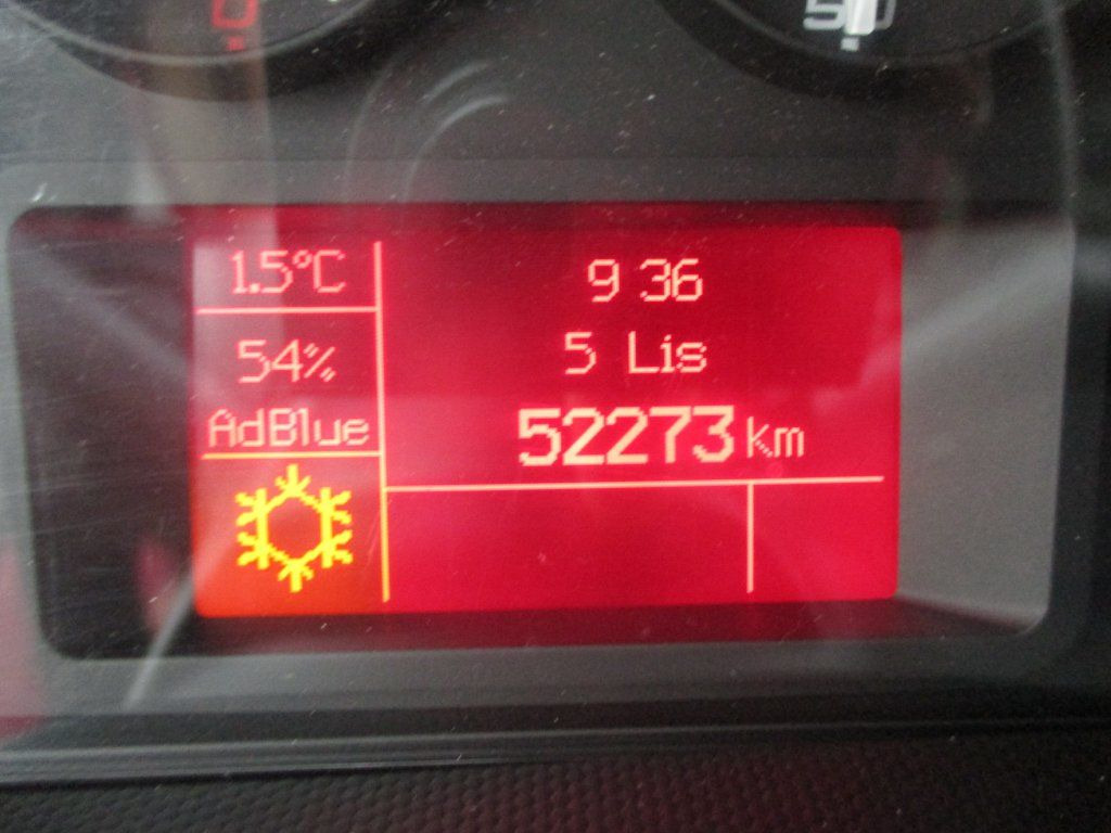 Furgonas su krovinių dėže Iveco Daily 35C16: foto 16