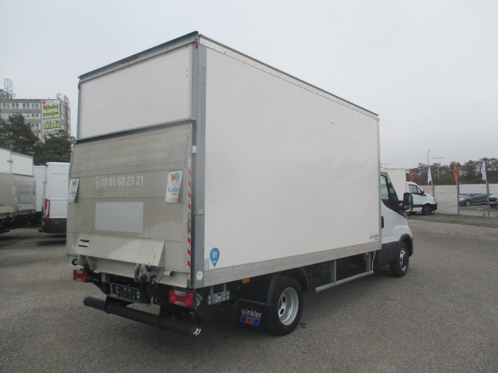 Iveco Daily 35C16 - Furgonas su krovinių dėže: foto 5 Iveco Daily 35C16 - Furgonas su krovinių dėže: foto 5