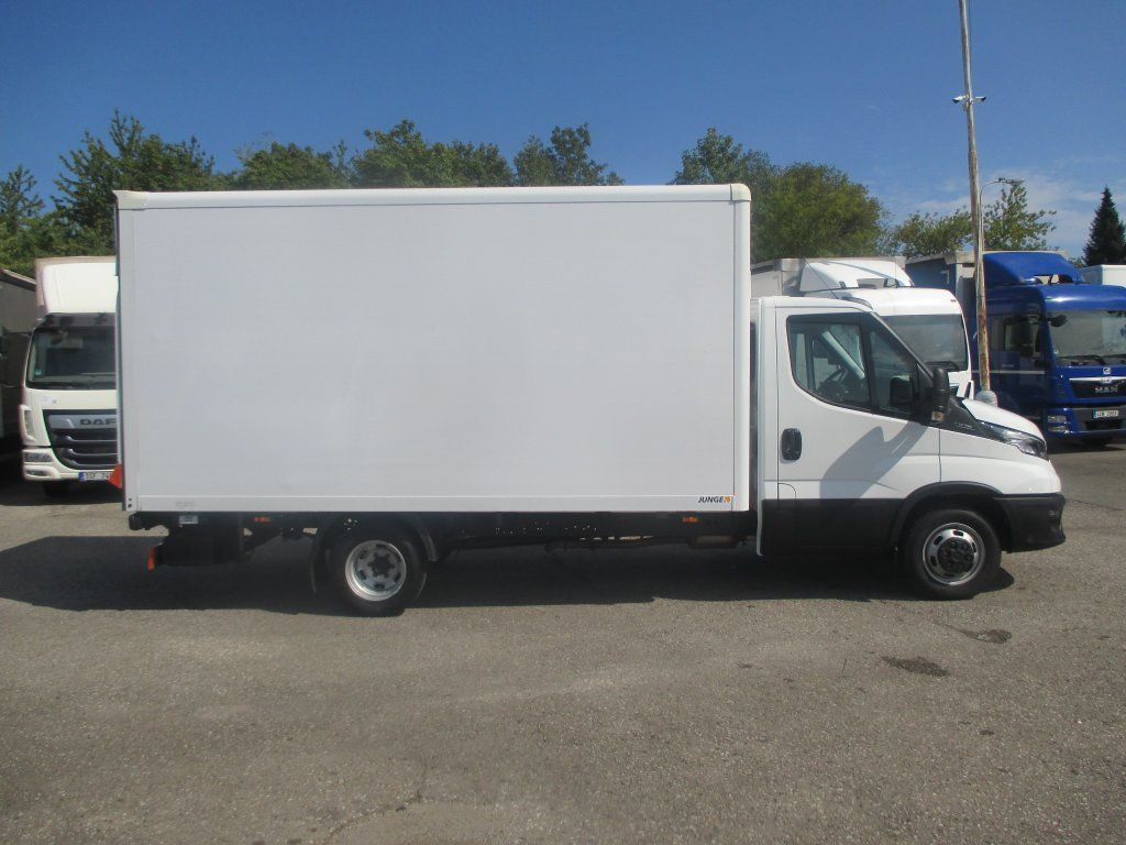 Iveco Daily 35C16 - Furgonas su krovinių dėže: foto 4 Iveco Daily 35C16 - Furgonas su krovinių dėže: foto 4