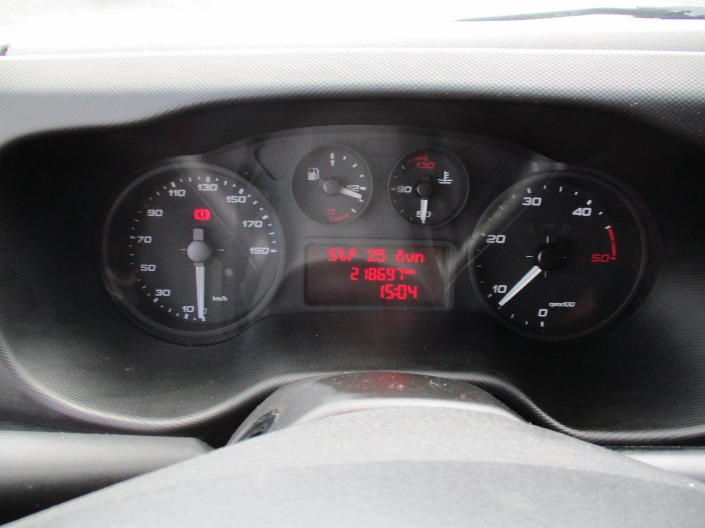 Furgonas šaldytuvas Iveco Daily 35C16  Dhollandia: foto 17