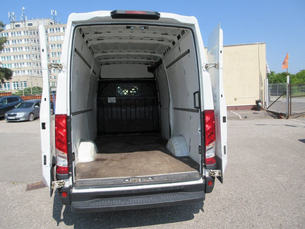 Iveco Daily 35S16 - Krovininis mikroautobusas: foto 4 Iveco Daily 35S16 - Krovininis mikroautobusas: foto 4