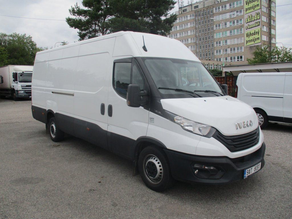 Iveco Daily 35S16 - Krovininis mikroautobusas: foto 3 Iveco Daily 35S16 - Krovininis mikroautobusas: foto 3