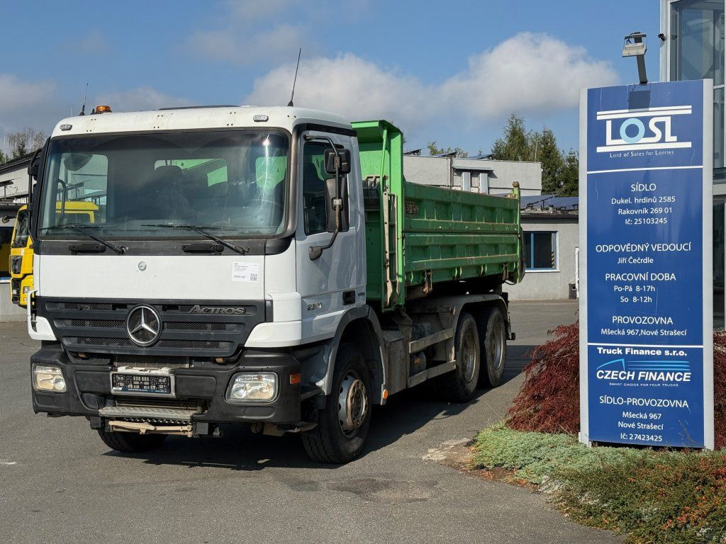 Mercedes-Benz 2641 Actros 6x4 EURO 4 - Savivartis sunkvežimis: foto 1 Mercedes-Benz 2641 Actros 6x4 EURO 4 - Savivartis sunkvežimis: foto 1