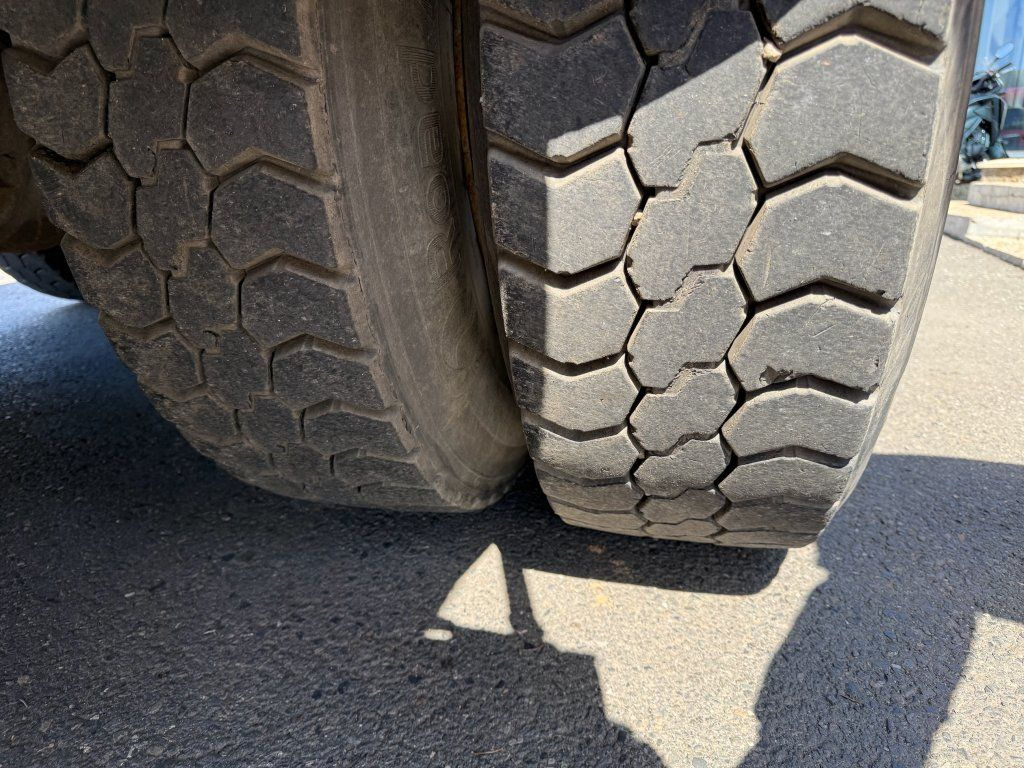 Savivartis sunkvežimis Renault Kerax 420 S3 8x4 EURO 3: foto 8