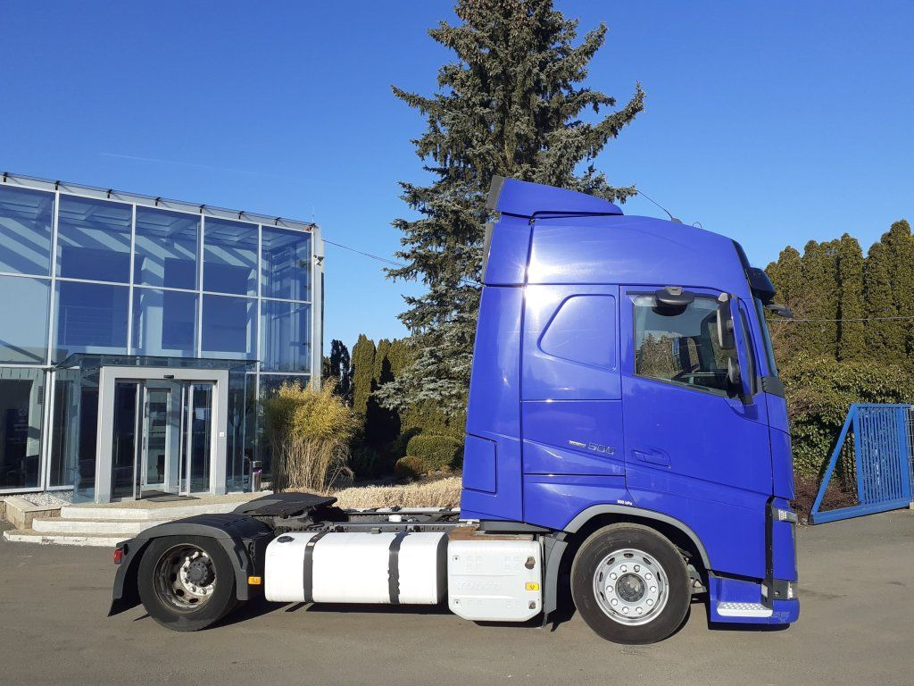 Volvo FH500 XL EURO 6 MEGA/lowdeck - Vilkikas: foto 3 Volvo FH500 XL EURO 6 MEGA/lowdeck - Vilkikas: foto 3