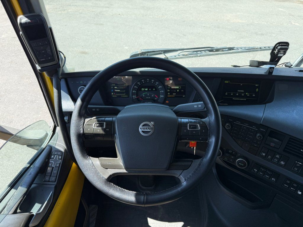 Miškovežis, Sunkvežimis su kranu Volvo FH 16 750 6x4 + Fliegl: foto 16