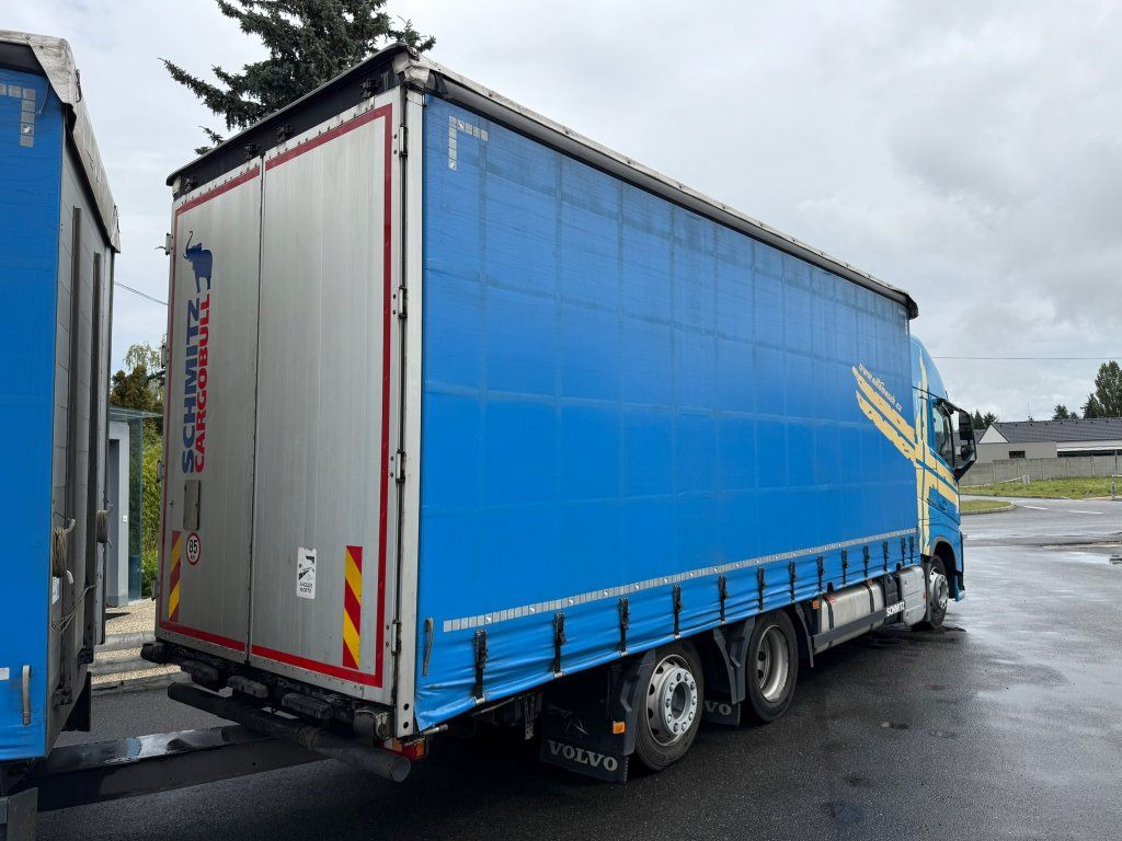 Volvo FH500 6x2 Euro 6 + Schmitz - Tentinis sunkvežimis: foto 3 Volvo FH500 6x2 Euro 6 + Schmitz - Tentinis sunkvežimis: foto 3