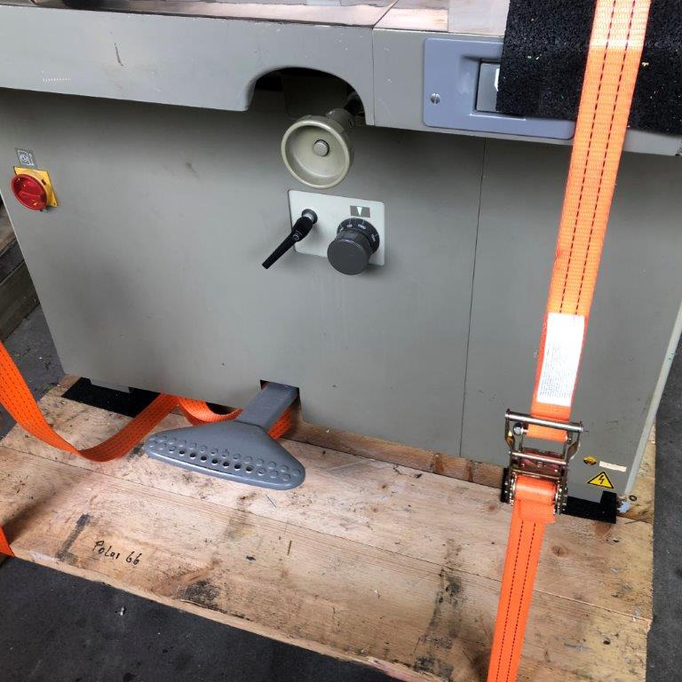 Cutting machine Polar 58 EM - Popieriaus pjaustymo mašina: foto 2 Cutting machine Polar 58 EM - Popieriaus pjaustymo mašina: foto 2