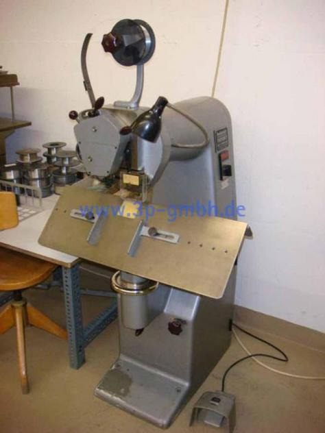 Hohner Favorit wire stapling machine - Spausdinimo mašina: foto 1 Hohner Favorit wire stapling machine - Spausdinimo mašina: foto 1