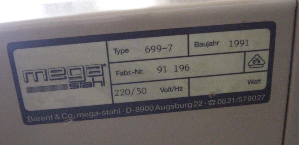 Mega steel cutter 699-2 on light table with waste box - Popieriaus pjaustymo mašina: foto 3 Mega steel cutter 699-2 on light table with waste box - Popieriaus pjaustymo mašina: foto 3