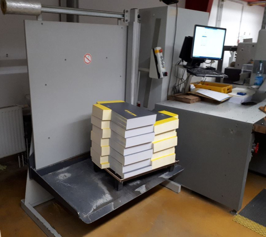 Polar 115 XT cutting line with RA-4 jogger and two LW 1000-4 and LW 1000-4-EV pile lifters and optional counting scale - Popieriaus pjaustymo mašina: foto 2 Polar 115 XT cutting line with RA-4 jogger and two LW 1000-4 and LW 1000-4-EV pile lifters and optional counting scale - Popieriaus pjaustymo mašina: foto 2