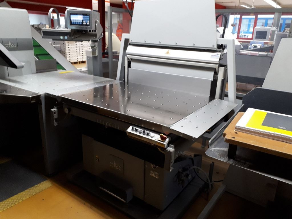 Polar 115 XT cutting line with RA-4 jogger and two LW 1000-4 and LW 1000-4-EV pile lifters and optional counting scale - Popieriaus pjaustymo mašina: foto 4 Polar 115 XT cutting line with RA-4 jogger and two LW 1000-4 and LW 1000-4-EV pile lifters and optional counting scale - Popieriaus pjaustymo mašina: foto 4