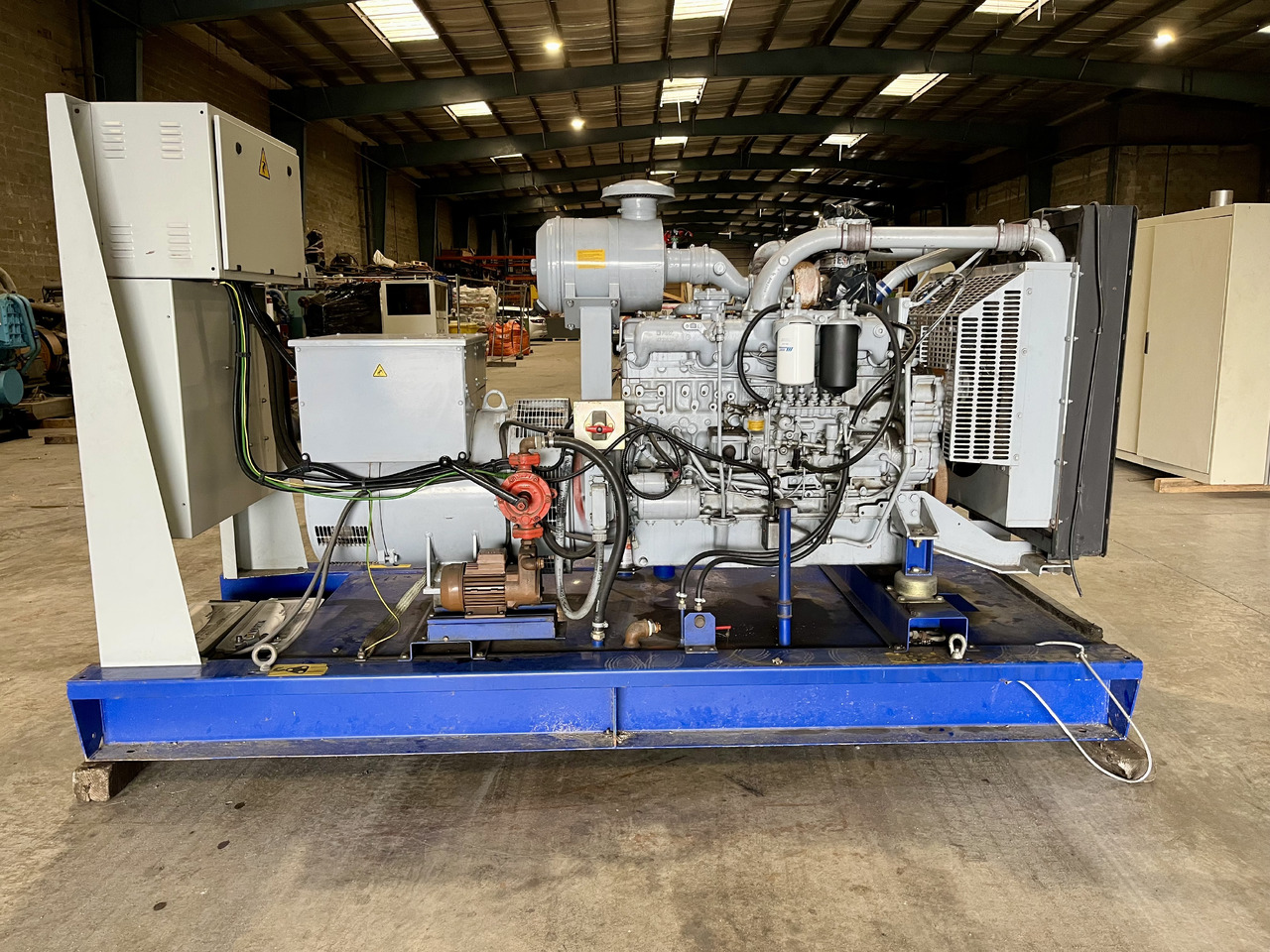 2h Energy 150 kVa IVECO 8361 - Elektrinis generatorius: foto 1 2h Energy 150 kVa IVECO 8361 - Elektrinis generatorius: foto 1