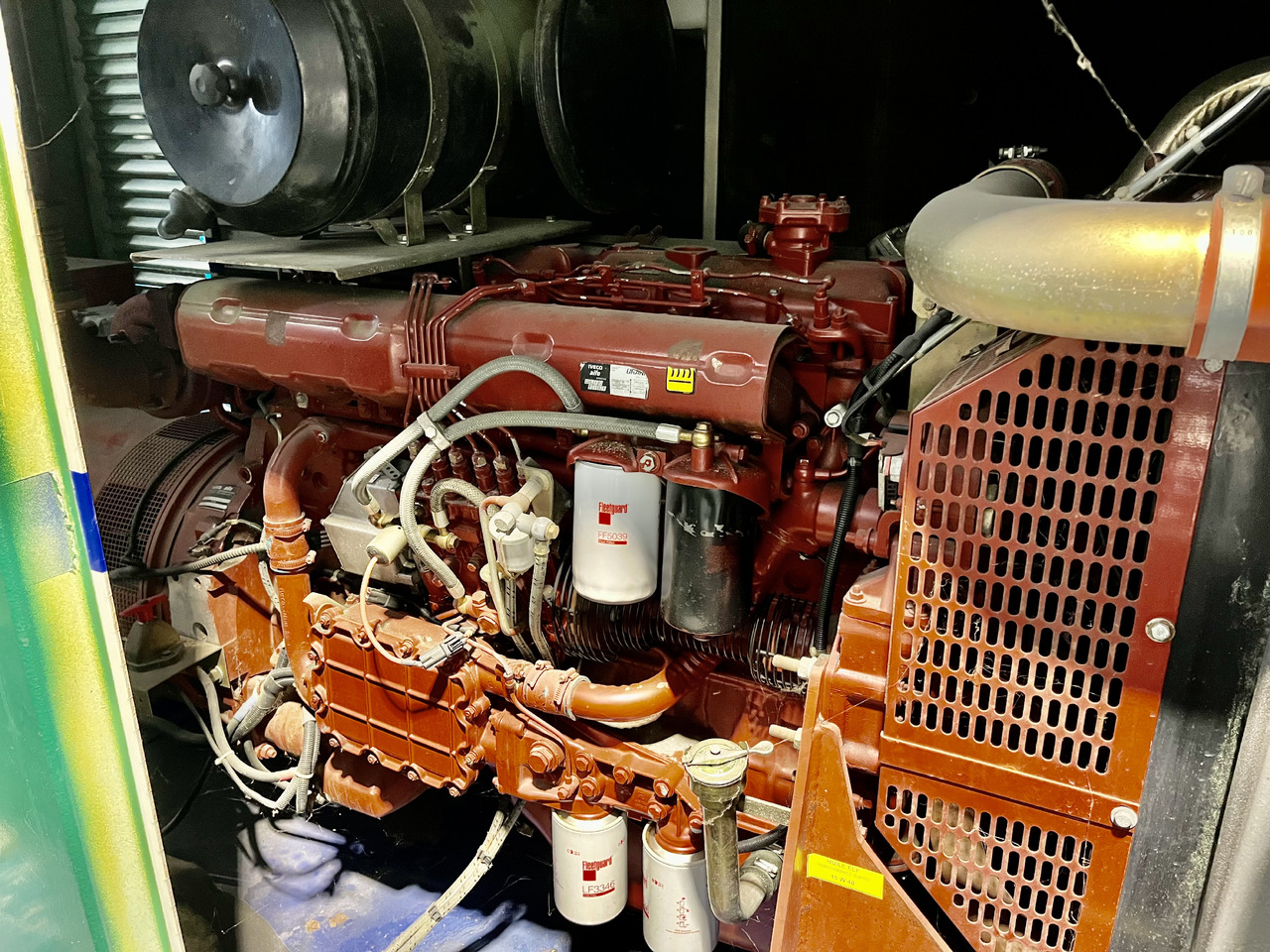 IVECO 250 kVa 8210 diesel - Elektrinis generatorius: foto 4 IVECO 250 kVa 8210 diesel - Elektrinis generatorius: foto 4