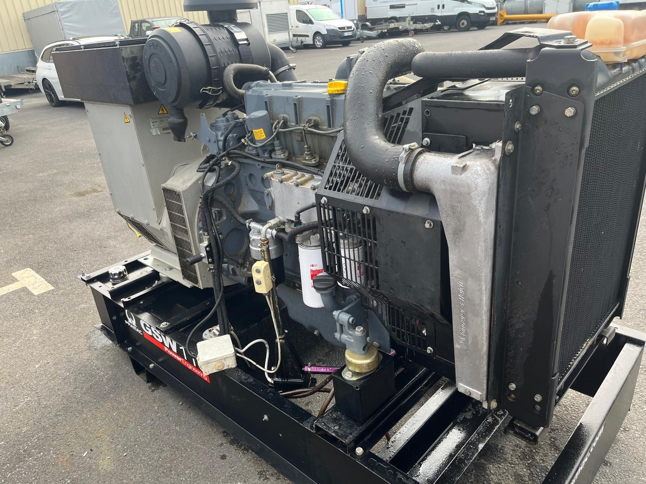 PRAMAC 110 kVa Deutz diesel - Elektrinis generatorius: foto 2 PRAMAC 110 kVa Deutz diesel - Elektrinis generatorius: foto 2