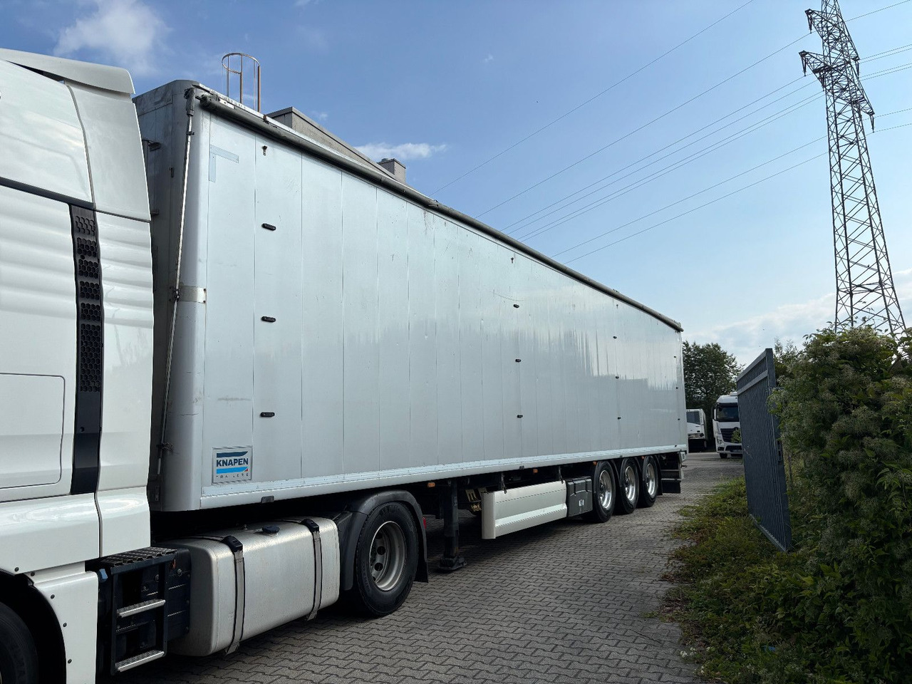 Knapen K200 AluFelg/Kamera/Rollplane/BPW/Luft/Lift - Su slankiojanciomis grindimis puspriekabė: foto 3 Knapen K200 AluFelg/Kamera/Rollplane/BPW/Luft/Lift - Su slankiojanciomis grindimis puspriekabė: foto 3