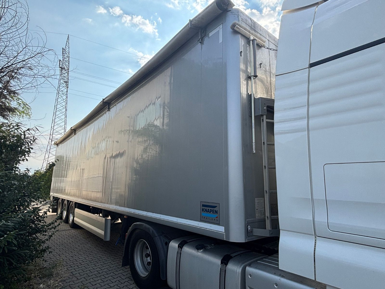 Knapen K200 AluFelg/Kamera/Rollplane/BPW/Luft/Lift - Su slankiojanciomis grindimis puspriekabė: foto 4 Knapen K200 AluFelg/Kamera/Rollplane/BPW/Luft/Lift - Su slankiojanciomis grindimis puspriekabė: foto 4