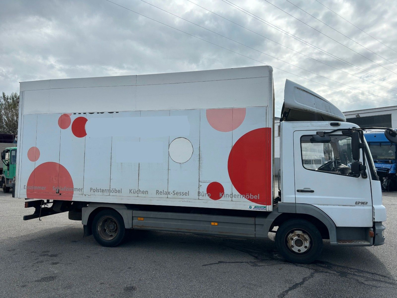 Mercedes-Benz 818 Kurze Radstand Blattfederung - Furgonas su krovinių dėže: foto 2 Mercedes-Benz 818 Kurze Radstand Blattfederung - Furgonas su krovinių dėže: foto 2