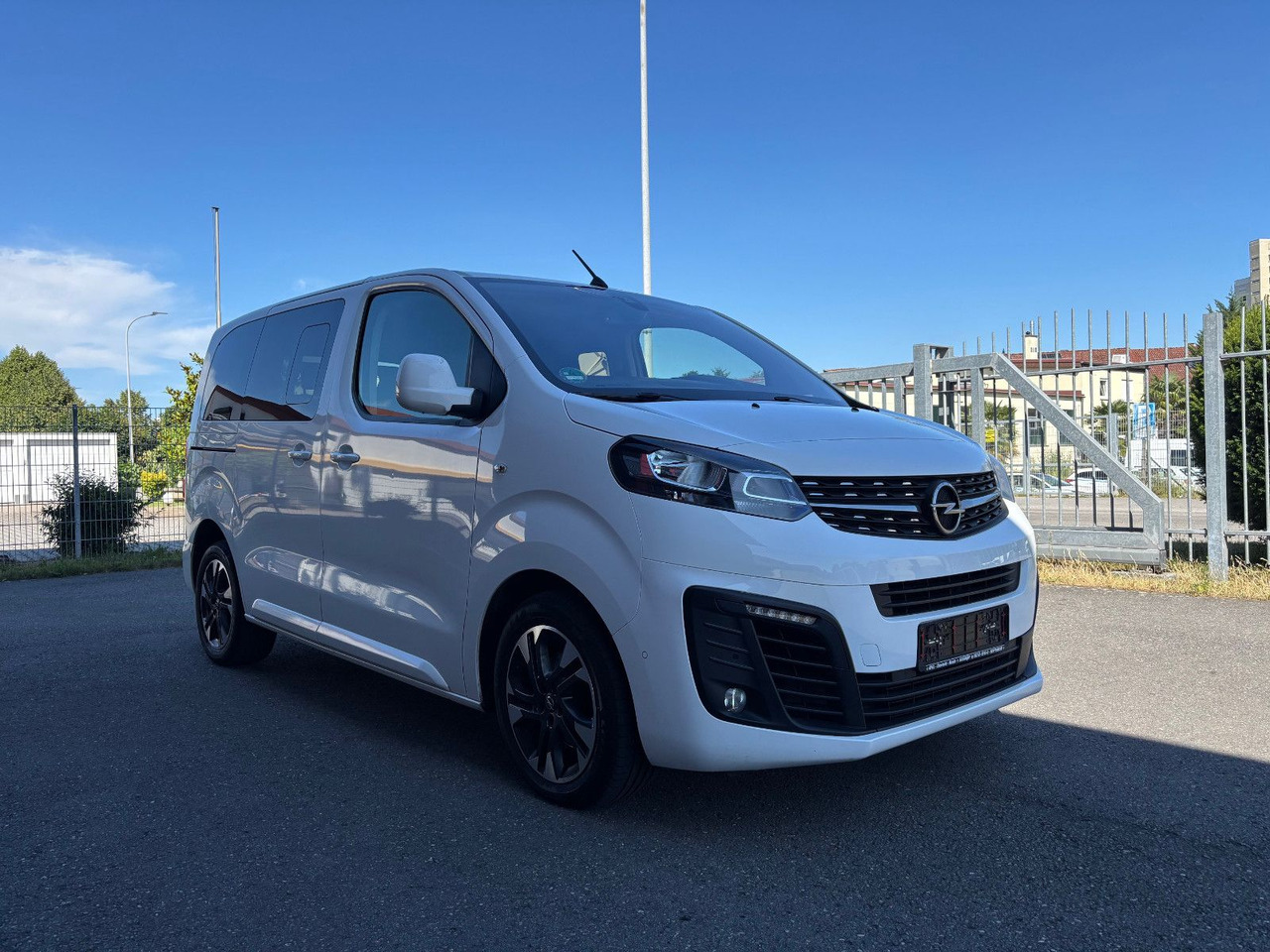 Opel Zafira Life Edition S - Keleivinis furgonas: foto 3 Opel Zafira Life Edition S - Keleivinis furgonas: foto 3