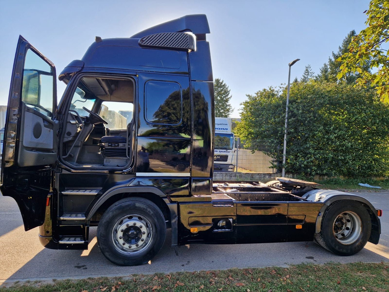 Volvo FH 560 TOP ZUSTAND - Vilkikas: foto 5 Volvo FH 560 TOP ZUSTAND - Vilkikas: foto 5