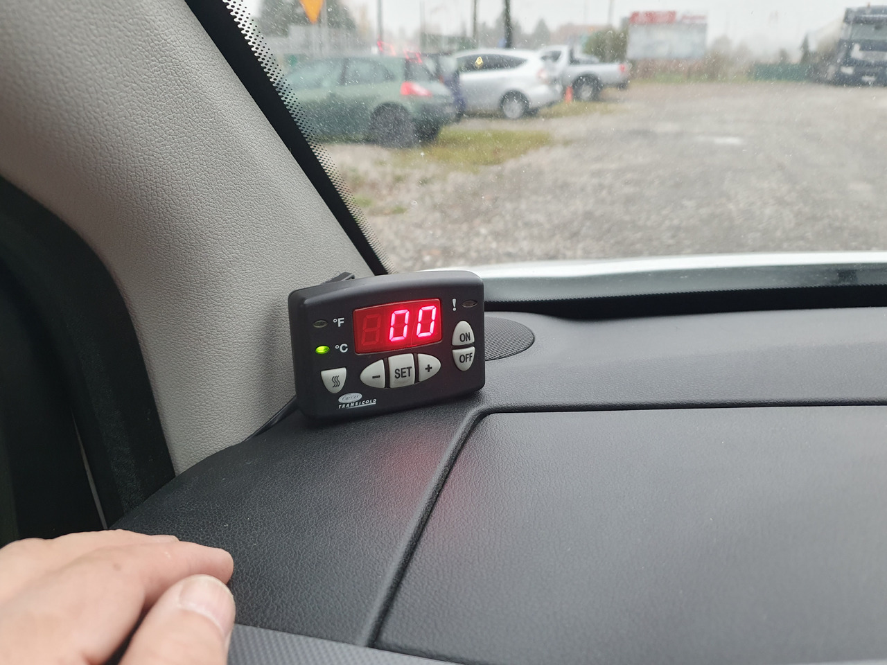 CITROËN Berlingo long chlodnia mroznia carrier Klima euro6 - Furgonas šaldytuvas: foto 4 CITROËN Berlingo long chlodnia mroznia carrier Klima euro6 - Furgonas šaldytuvas: foto 4