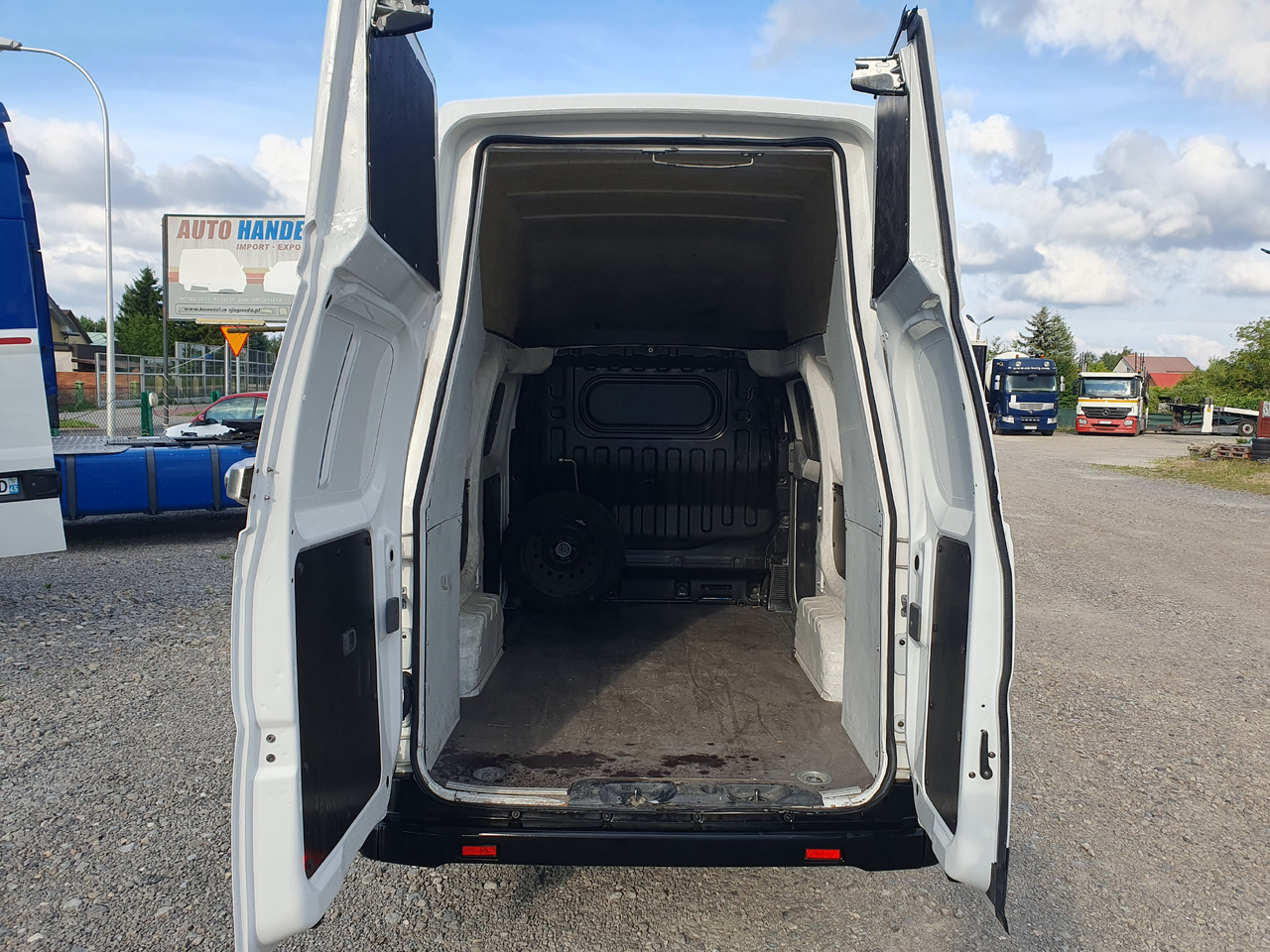 Nissan e-NV200 ELEKTRYK 40 Kwh 250 -300 km klima kamera - Mažas furgonas, Elektrinis furgonas: foto 3 Nissan e-NV200 ELEKTRYK 40 Kwh 250 -300 km klima kamera - Mažas furgonas, Elektrinis furgonas: foto 3