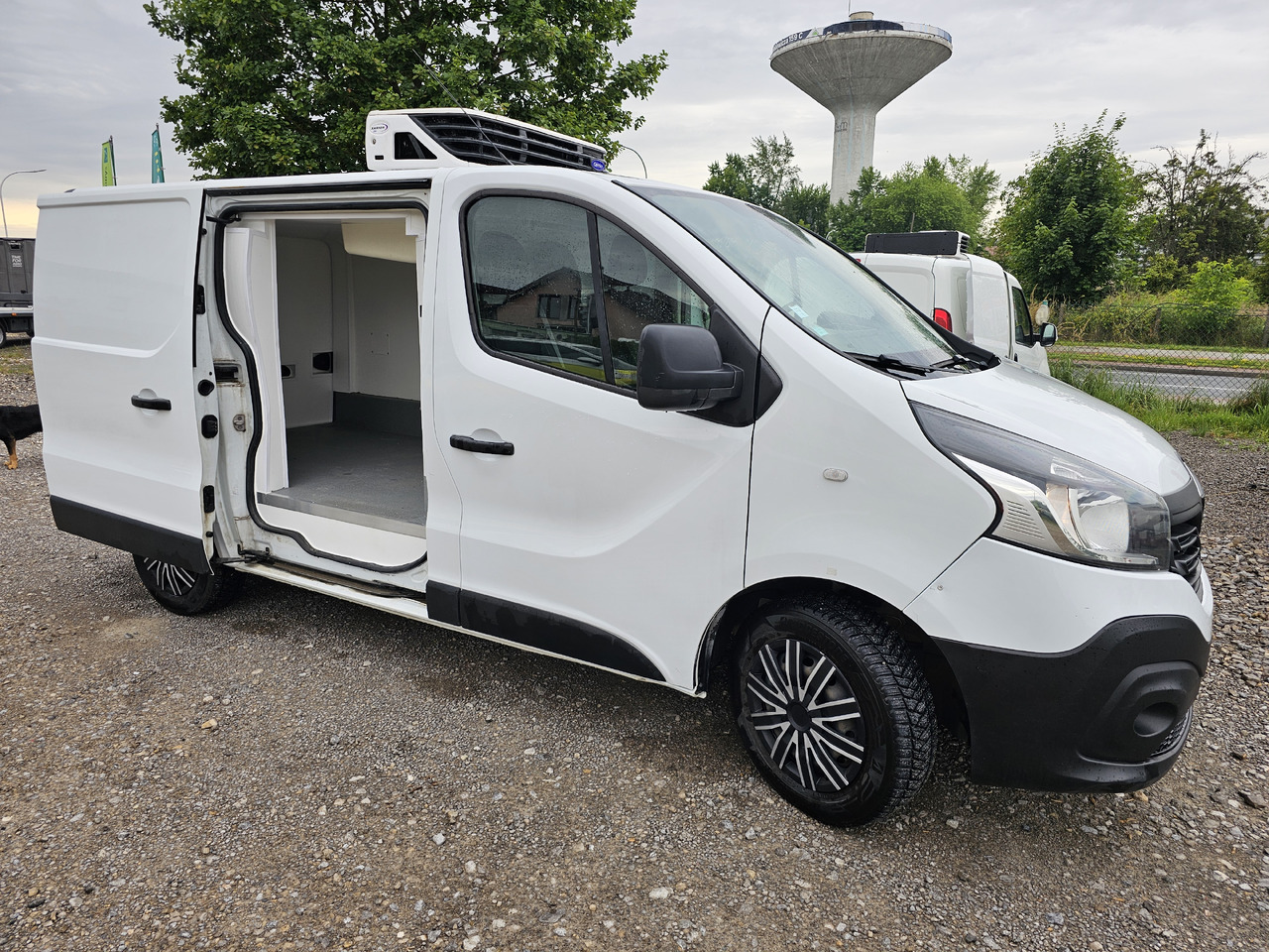RENAULT TRAFIC CHLODNIA MROZNIA CARRIER+230V KLIMA EURO6 - Furgonas šaldytuvas: foto 1 RENAULT TRAFIC CHLODNIA MROZNIA CARRIER+230V KLIMA EURO6 - Furgonas šaldytuvas: foto 1