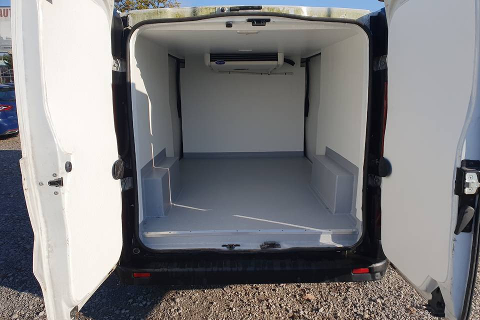 RENAULT TRAFIC CHLODNIA MROZNIA CARRIER+230V KLIMA EURO6 - Furgonas šaldytuvas: foto 2 RENAULT TRAFIC CHLODNIA MROZNIA CARRIER+230V KLIMA EURO6 - Furgonas šaldytuvas: foto 2