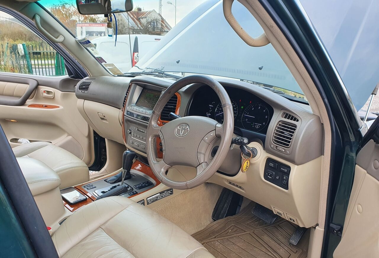 Toyota LAND CRUISER 100 4,2 TD KLIMA 7 OSOB - Lengvasis automobilis: foto 2 Toyota LAND CRUISER 100 4,2 TD KLIMA 7 OSOB - Lengvasis automobilis: foto 2