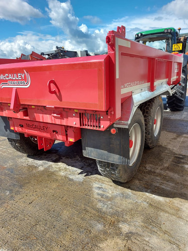 McCauley Dump Trailer - Savivartis priekaba: foto 3 McCauley Dump Trailer - Savivartis priekaba: foto 3